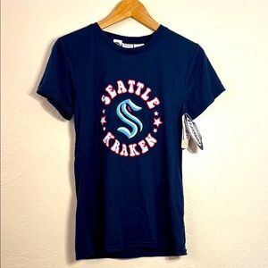 NWT Womens Seattle Kraken NHL Hockey Navy Blue Slim Fit Short Slv T-Shirt Small